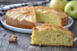 Torta di mele soffice con cannella