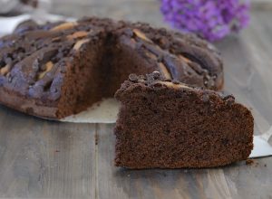 fetta di torta pere e cioccolato fondente