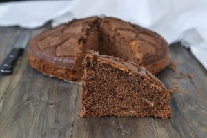 fetta di torta con uova di pasqua