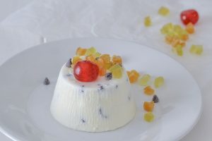 semifreddo alla ricotta con canditi