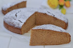 fetta di torta con farina di castagne e zucca