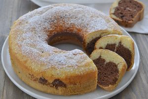 ciambella bicolore allo yogurt morbida
