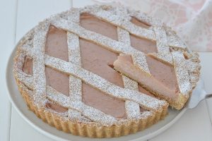 crostata integrale con crema alle fragole cremosa