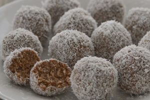 palline di cocco e cacao fresche