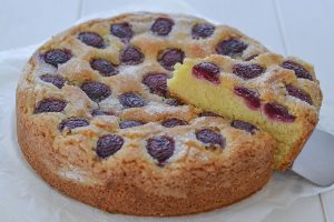 torta di ciliegie e mandorle