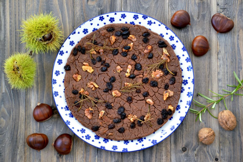 ricetta castagnaccio presentazione dolce