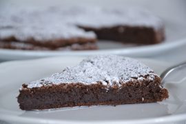 porzione di torta tenerina