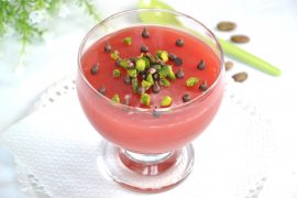 coppa di gelo di melone con granella di pistacchio