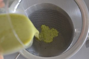 preparazione della granita siciliana al pistacchio di Bronte