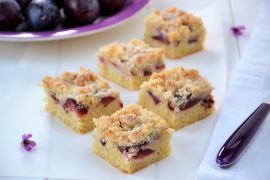 TORTA DI PRUGNE CON CRUMBLE