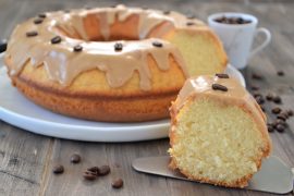 CIAMBELLA AL MASCARPONE CON GLASSA AL CAFFE’