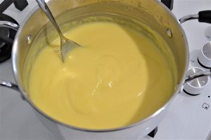 crema per la crostata morbida con crema e mirtilli