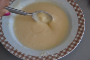 preparazione della torta di carote e mandorle