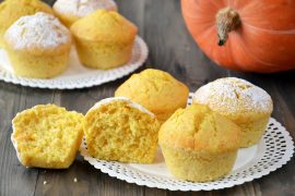 piatto di muffin alla zucca