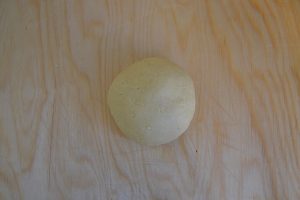 impasto del dolce con ricotta pere e cioccolato