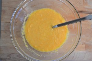 preparazione ricetta dei muffin alla zucca