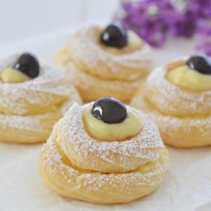 zeppole di san giuseppe al forno con crema e amarena