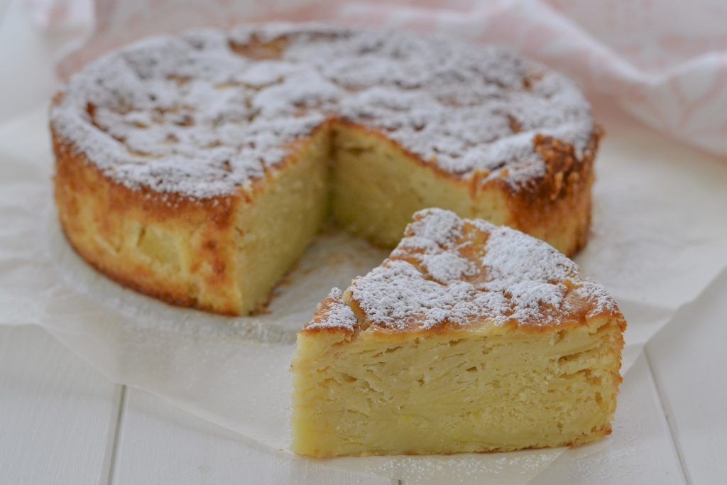 fetta di torta di mele cremosa