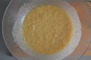 preparazione torta di cachi