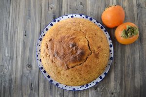 torta di cachi sfornata