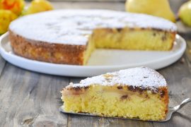 TORTA MORBIDA CON PERE E GOCCE DI CIOCCOLATO