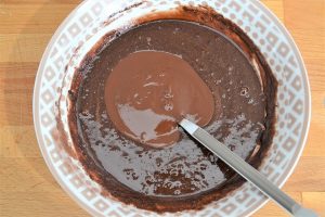 preparazione del tortino al cioccolato