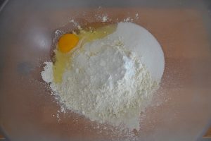 ricetta della sbriciolata alle mele con gocce di cioccolato