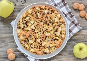 sbriciolata alle mele con gocce di cioccolato