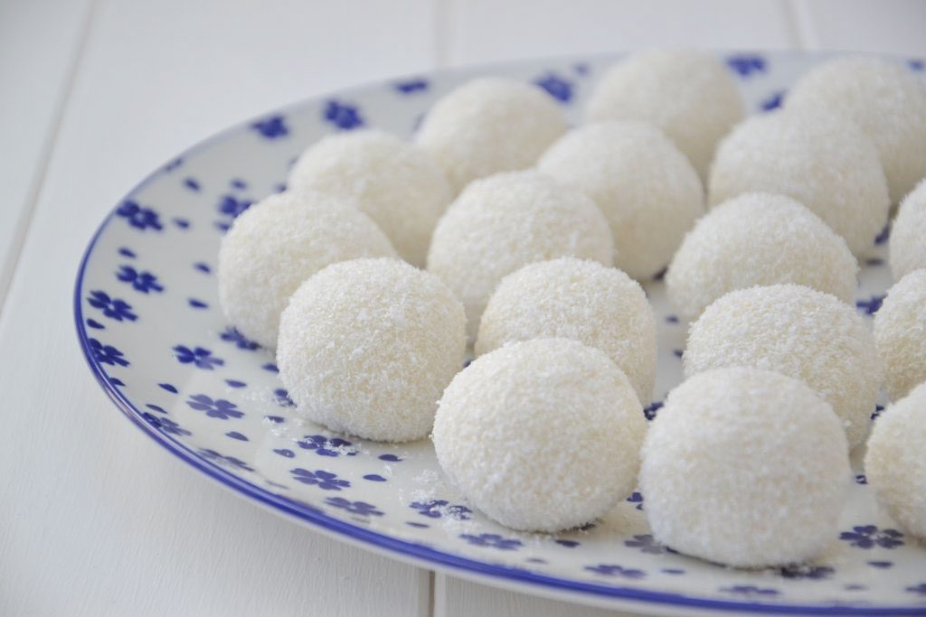 piatto di palline al cocco