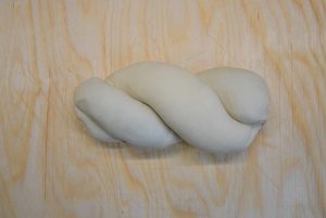 treccia di pan brioche dolce