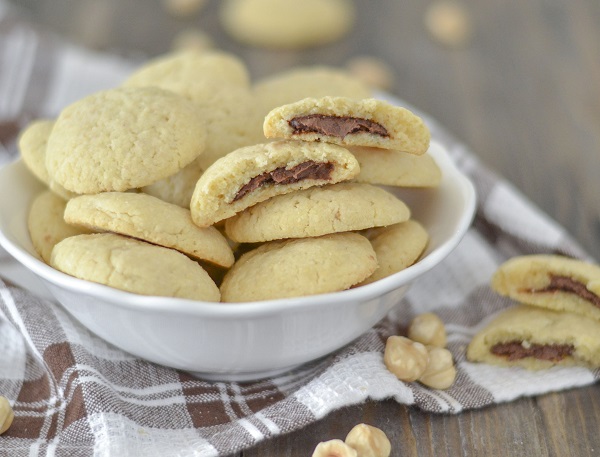 biscotti alle nocciole friabili e cremosi