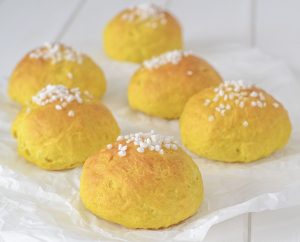brioche alla curcuma sfornate
