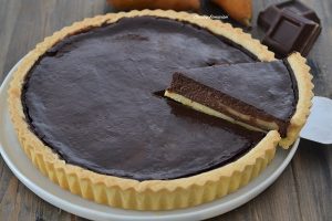 crostata pere e cioccolato fondente sfornata