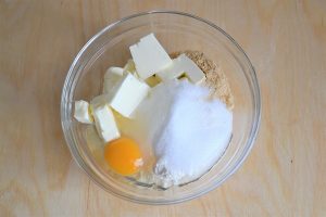 ingredienti dei biscotti alle nocciole