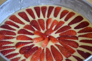 particolare della torta alle fragole