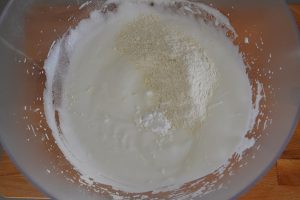 procedimento della torta di albumi