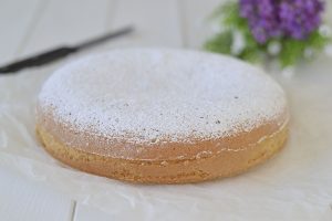 torta di albumi sfornata