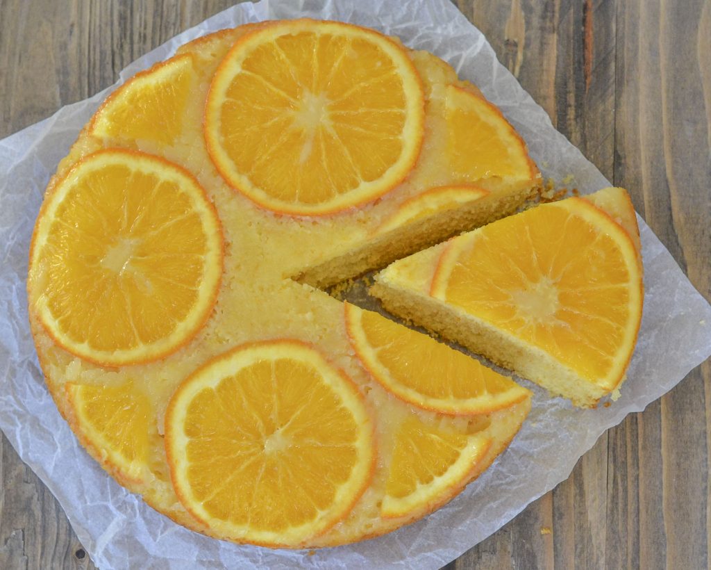 torta rovesciata all'arancia sfornata