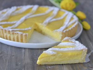 fetta di crostata al limone