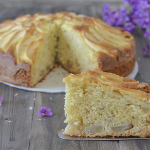 fetta di torta di mele e pere