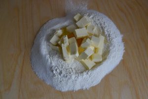 ingredienti per la pasta frolla per la crostata ricotta e cioccolato