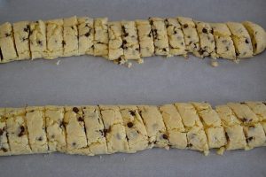prima cottura dei cantucci al cioccolato