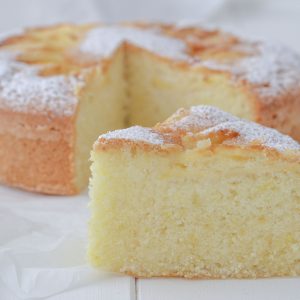 fetta di torta di mele con farina di riso soffice