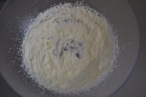 panna per la ricetta del semifreddo al mascarpone