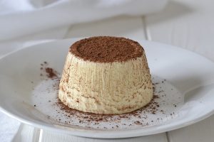 semifreddo al mascarpone con cacao servito