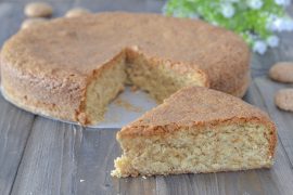 TORTA CON AMARETTI