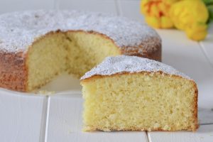 torta cioccolato bianco e cocco sfornata