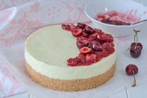 cheesecake alle ciliegie servita
