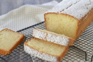 plumcake con farina di riso sfornato