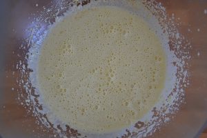 preparazione del plumcake alle nocciole